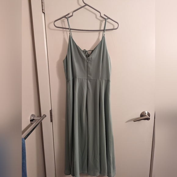 Lulu's Dress - Picture 7 of 10